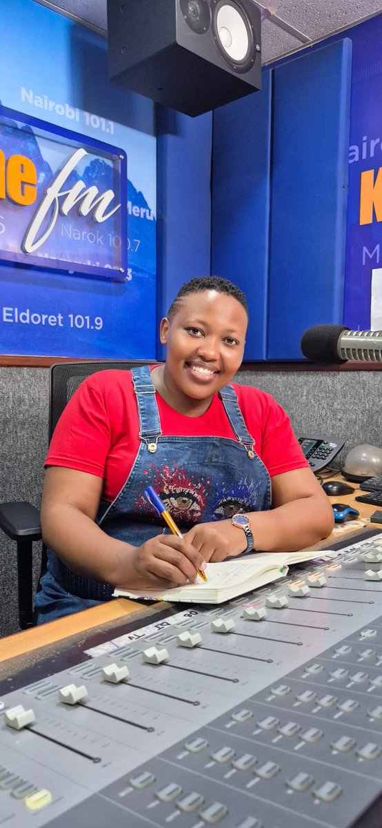 kameme101's tweet photo. Ni ihinda ria #Therera na @mzimamzima na Umuthi turamurika thina wa Low Blood Pressure na ndagitari Jeff Mbugua. Wina kiuria kiriku? SMS 20014 https://t.co/0QwmRywOmg