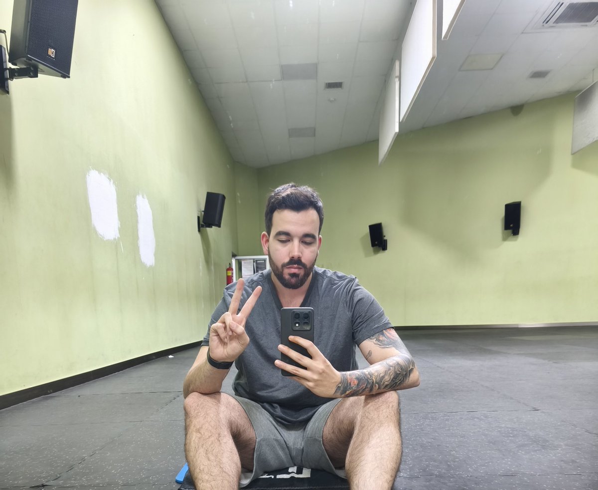 Paugc21's tweet photo. Así sin que se note que me cuesta la vida el día de abdominales https://t.co/95k2fLYtGV