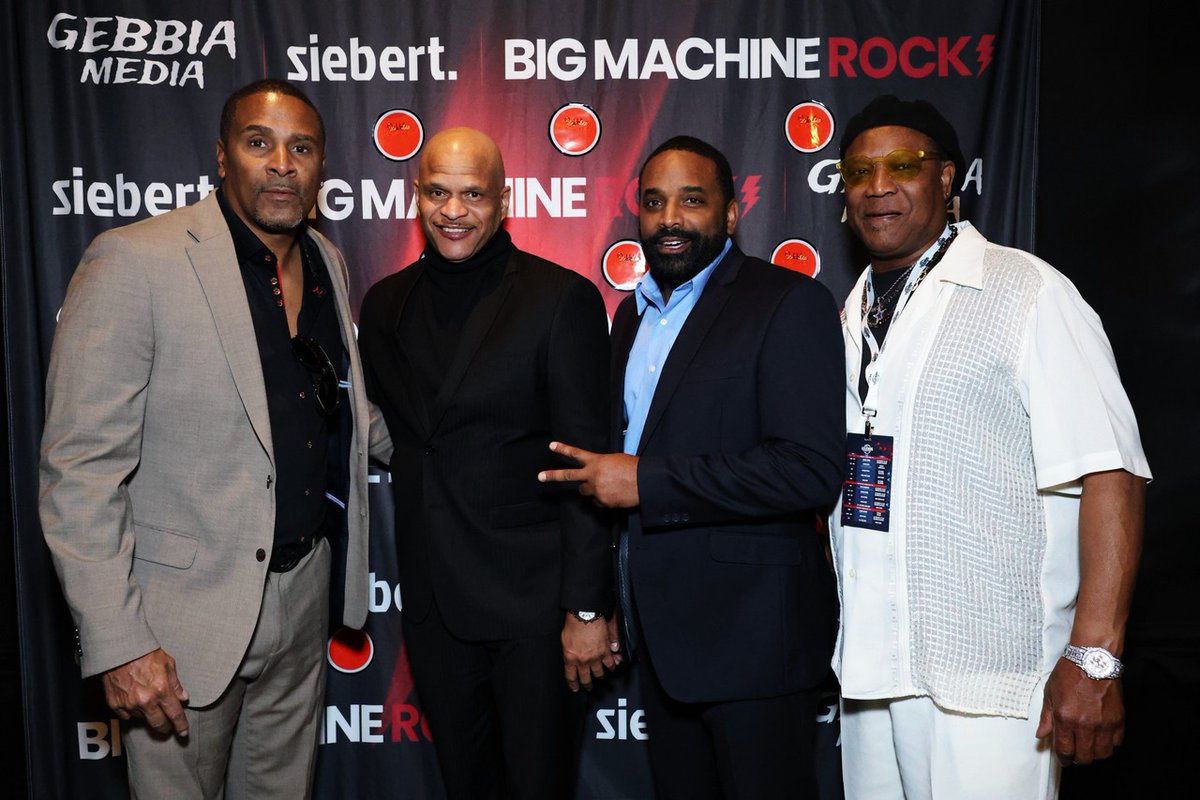 Siebert Financial tweet media