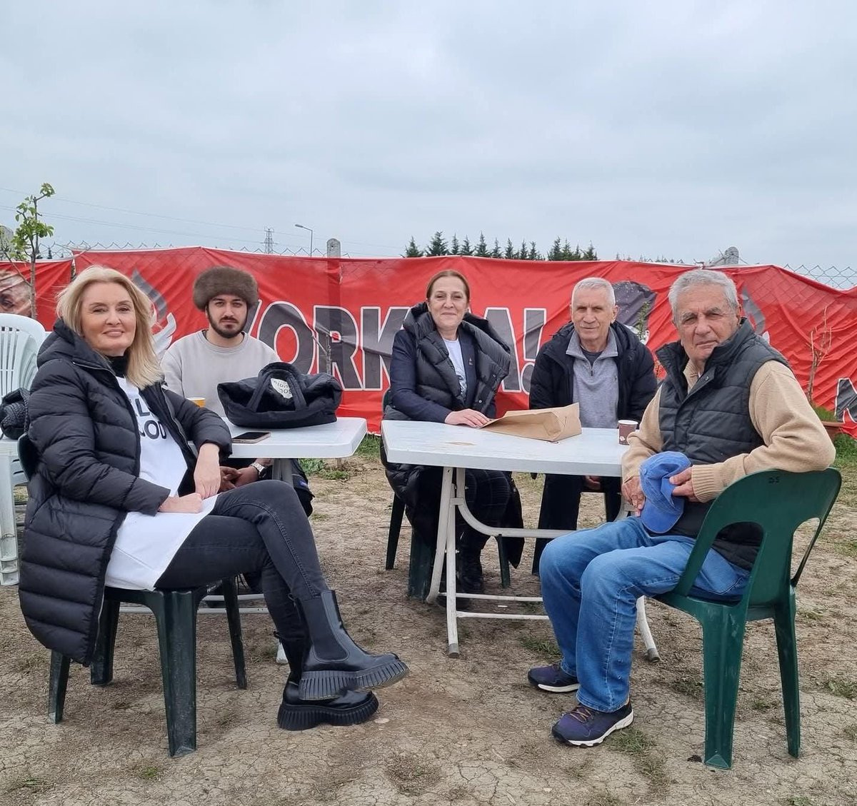 Hanna AkyüzEleskovic tweet media
