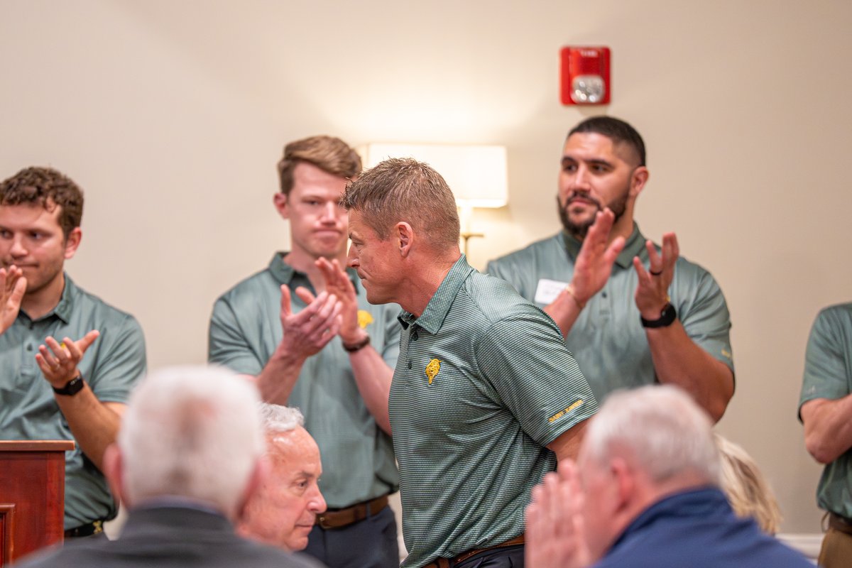 Saint Xavier High School tweet media