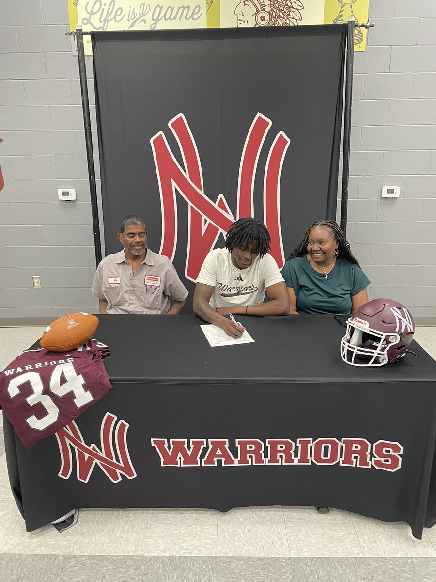 nanih_waiya's tweet photo. Congrats to Warrior LB Sameer Hughes on signing to play football with Belhaven! Sameer is a great representative for our program…hard worker and never has a bad day! https://t.co/aFDwhaRJ7g