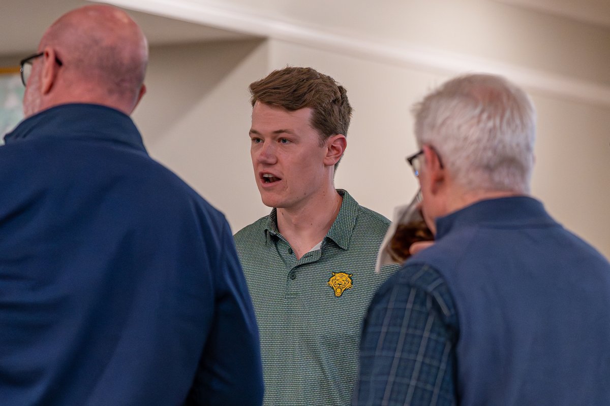 Saint Xavier High School tweet media