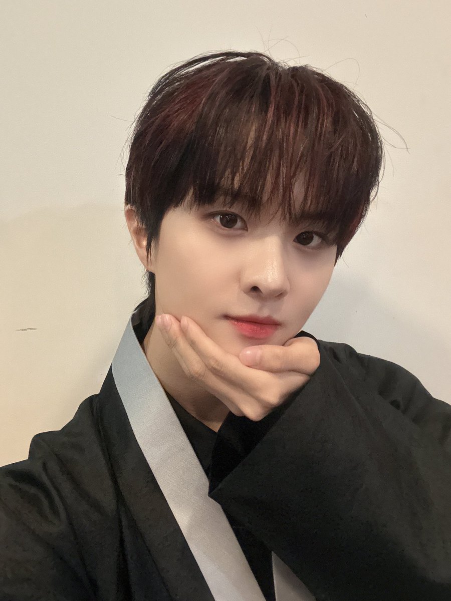 🐰🐺 tweet media