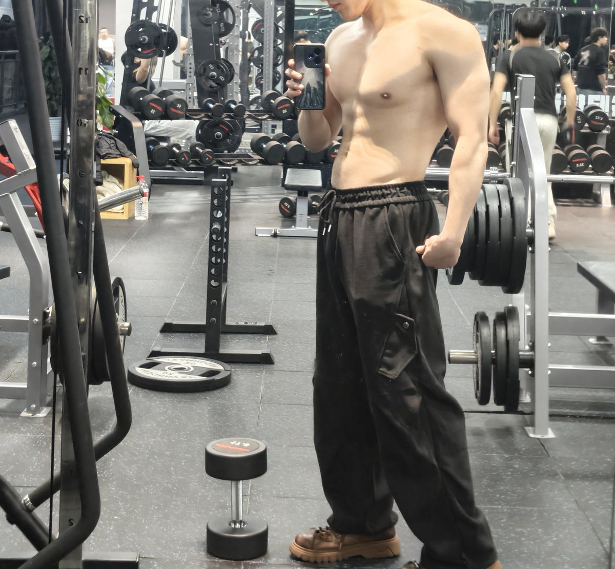 鸿鹄 tweet media