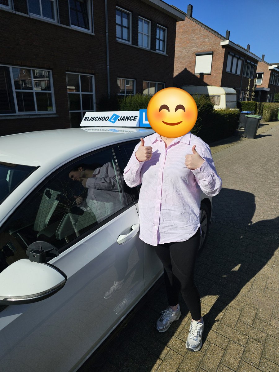 RijschoolJance's tweet photo. Vandaag weer een leerling haar vrijstelling gehaald voor de bijzondere verrichtingen. Gefeliciteerd. Mooie complimenten ook gehad van de examinator over het niveau nu al. Dus nu even werken aan de laatste punten en terug om af te ronden. Veel succes. https://t.co/9Jb67dlc6n