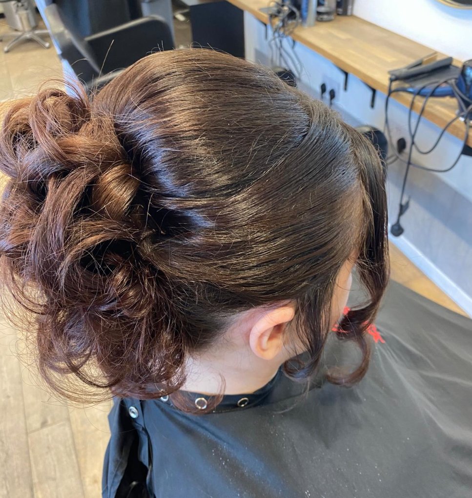 TheHairGallery_'s tweet photo. Emma’s weekend updo
All styled up for a weekend of partying! Soft, elegant, and ready to dance the night away. Hope you had the best time, Emma x
#WeekendHair #UpDoStyle #PartyHair #TheHairGallery_ https://t.co/9RnHjw8sRJ