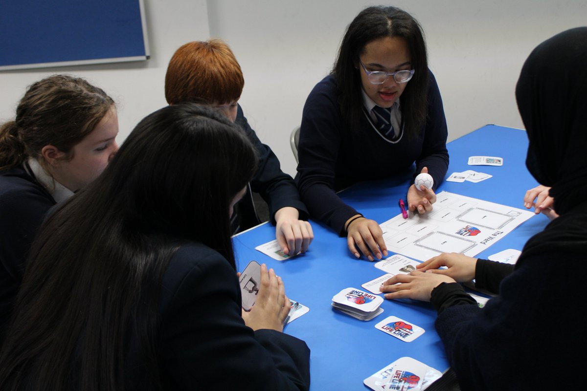 scottcollegeply's tweet image. 🩺🚑 Year 10 take on the Lifeline Medical Rush!

Teams tackled fast-paced patient scenarios with visiting medical students from Plymouth Peninsula Medical School.
“It was fun but a little stressful… we worked as a team and had great results!”

#FutureMedics #InteractiveLearning