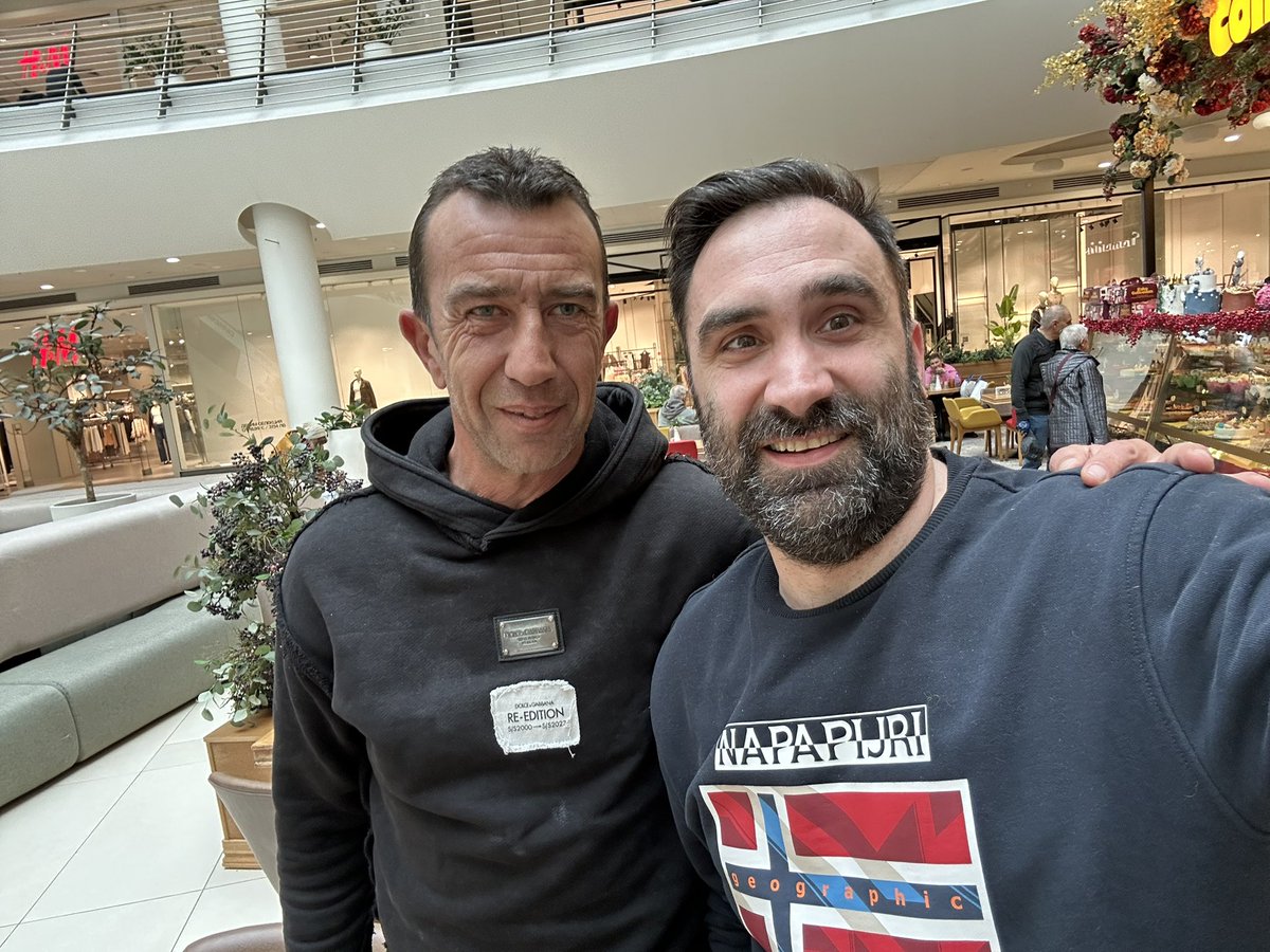 Двама големи вратари🤣🤣🤣