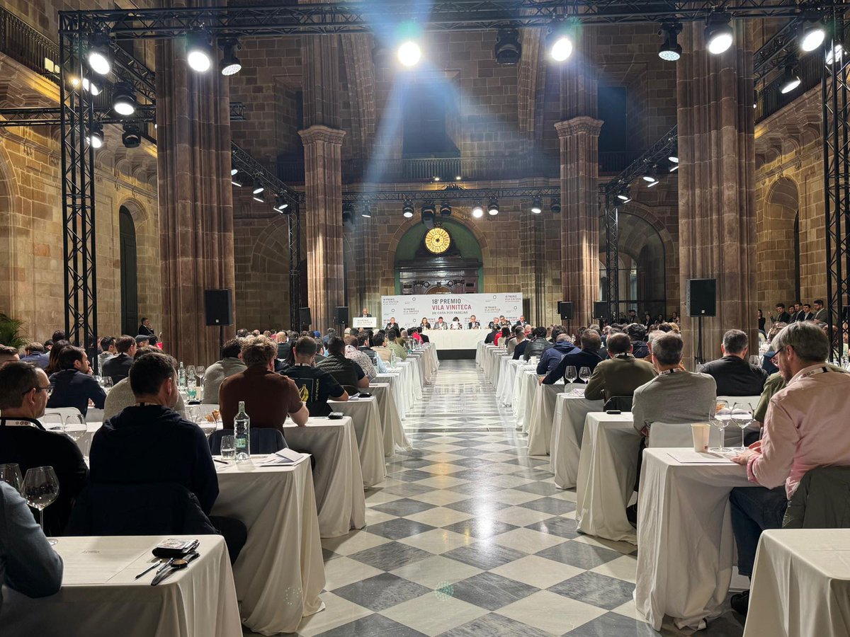 AmarzoaVV's tweet photo. Experiencing Cata por Parejas by @vilaviniteca from the inside 🍷
Feeling the focus and tension of the participants in one of the most exciting blind tasting competitions. 

Proud of the colleagues working behind the scenes to secure the wines for the competition.💪💪 https://t.co/pHNRtFsWSc