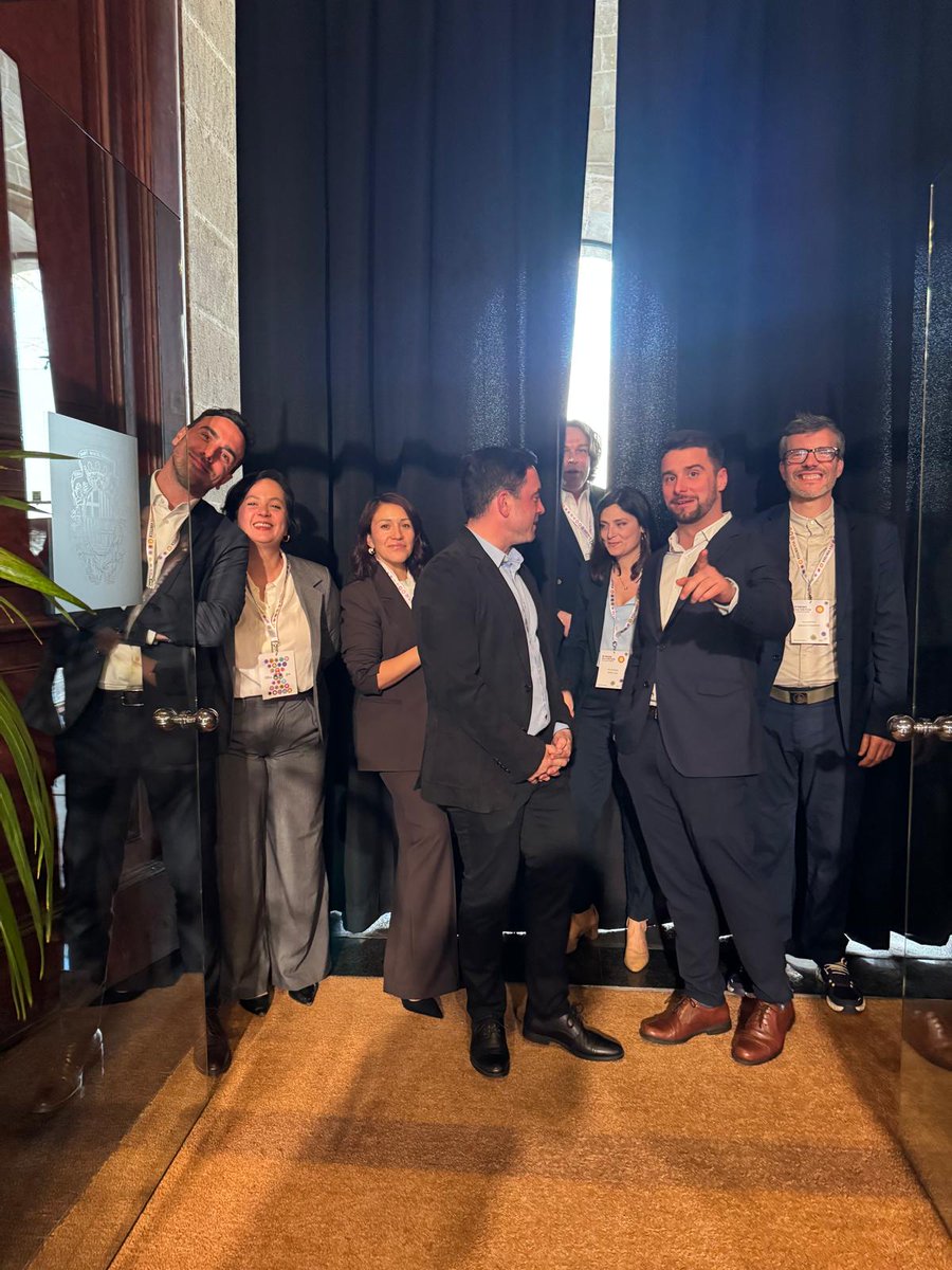 AmarzoaVV's tweet photo. Experiencing Cata por Parejas by @vilaviniteca from the inside 🍷
Feeling the focus and tension of the participants in one of the most exciting blind tasting competitions. 

Proud of the colleagues working behind the scenes to secure the wines for the competition.💪💪 https://t.co/pHNRtFsWSc