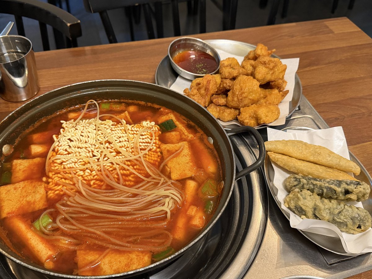 xiatheon's tweet photo. 하 급증식 에흉이 섭으라이즈까지
오늘 그냥 대만족
에흉이 표정 찍었어야했능데 아쉽군😂
관극메잇 절거웟다
티꽂 줬다 뺏기까지✌🏻

@에흉 님 왜 태그안되시는지.... https://t.co/6oNf9tw4eM