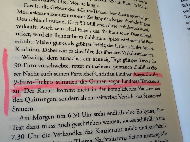 Robin Alexander tweet media