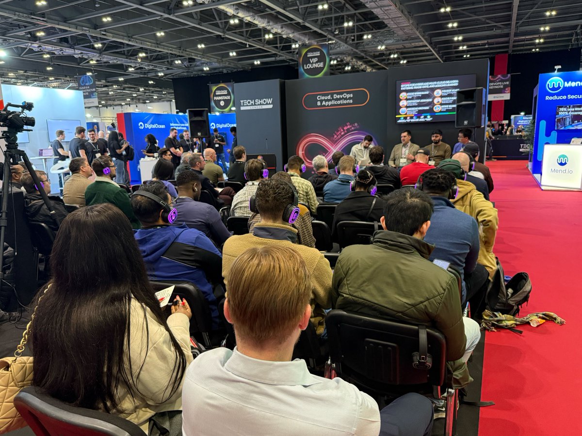 akuityio's tweet photo. Great #GitOps conversation today at #DevOpsLive at #TechShowLondon. ๐ฃ๏ธ
Akuityโs @wanghong230 & Eddie Webbinaro joined leaders from @DentsplySirona and @CowbellCyber to talk real-world hybrid & multi-cloud delivery. ๐
Come by the Akuity booth if you're at the show. ๐
#DevOps https://t.co/neMp02ZR07