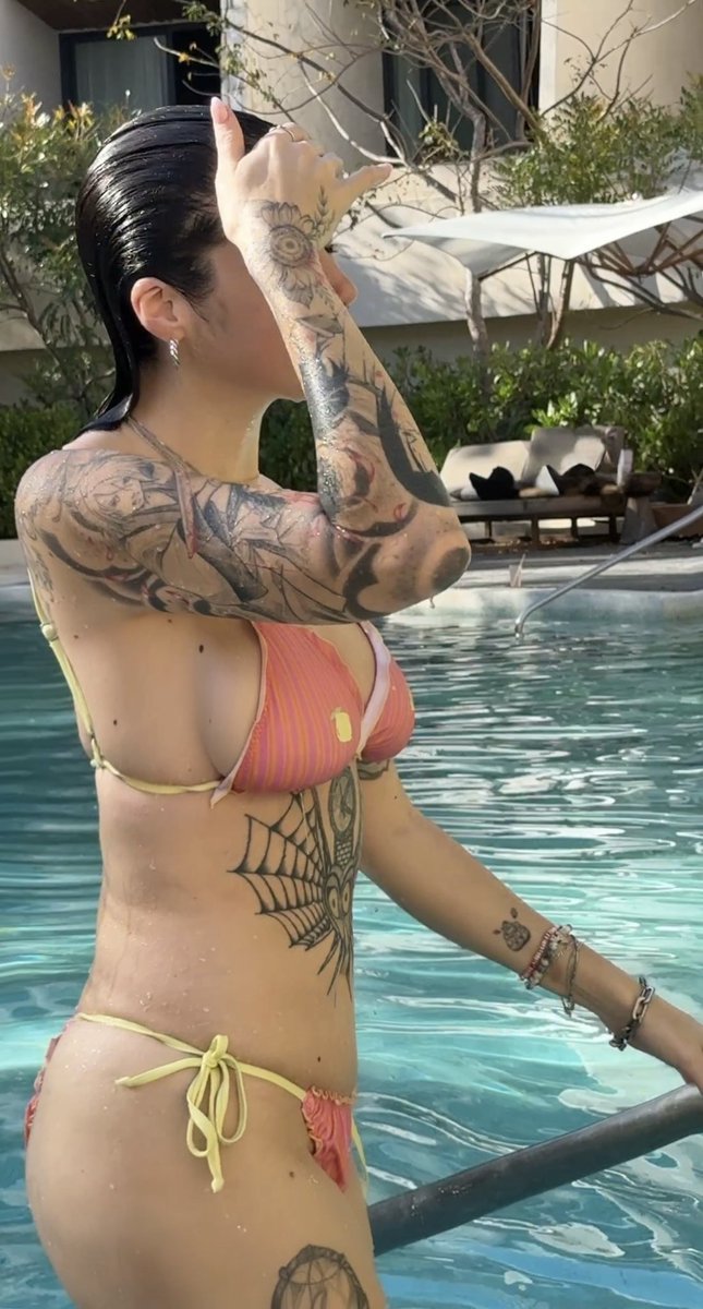 kayla tweet media