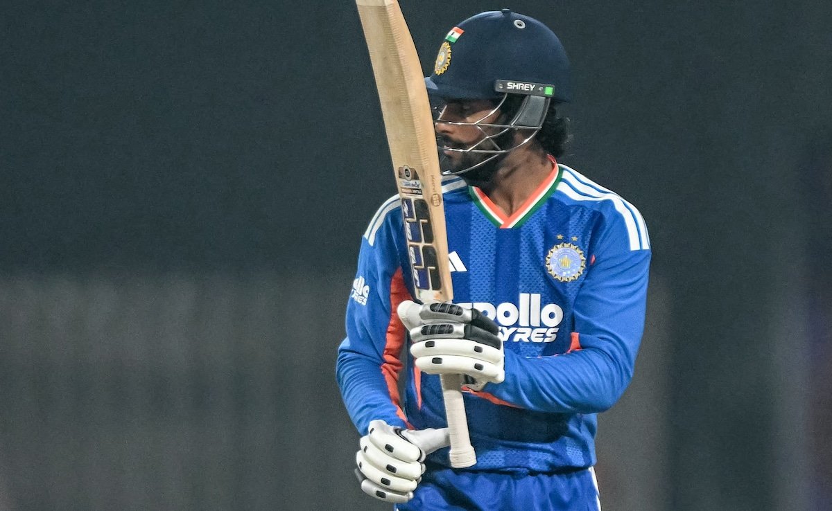 INDIA FINISH AT 253/7 AFTER 20 OVERS!🇮🇳📈

Sanju led the innings with a stunning 89 and valuable contributions from Kishan, Tilak and Hardik.💥🙌🏻

Can India deliver the final blow and seal the spot in the Finals at Ahmedabad?🫣