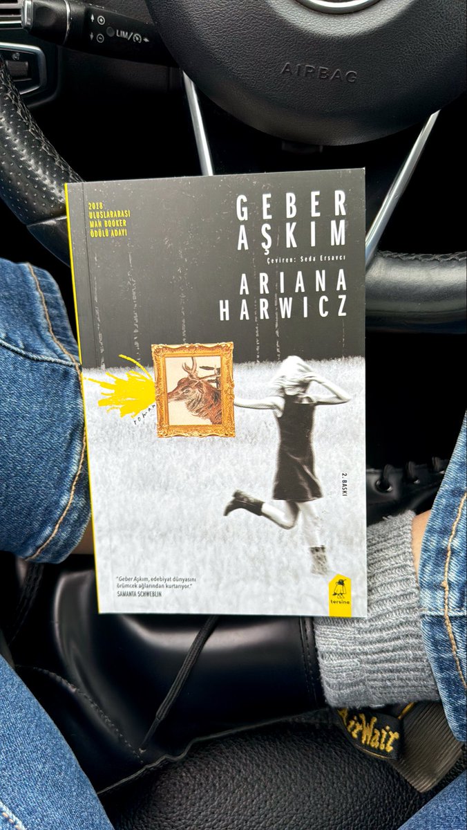 Arabada çocukların satranç dersinden çıkmalarını beklerken yeni kitaba başlıyorum; Geber Aşkım 🖤