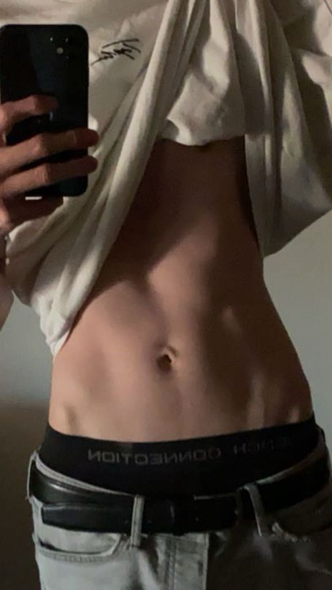 TheVelvetViper tweet media