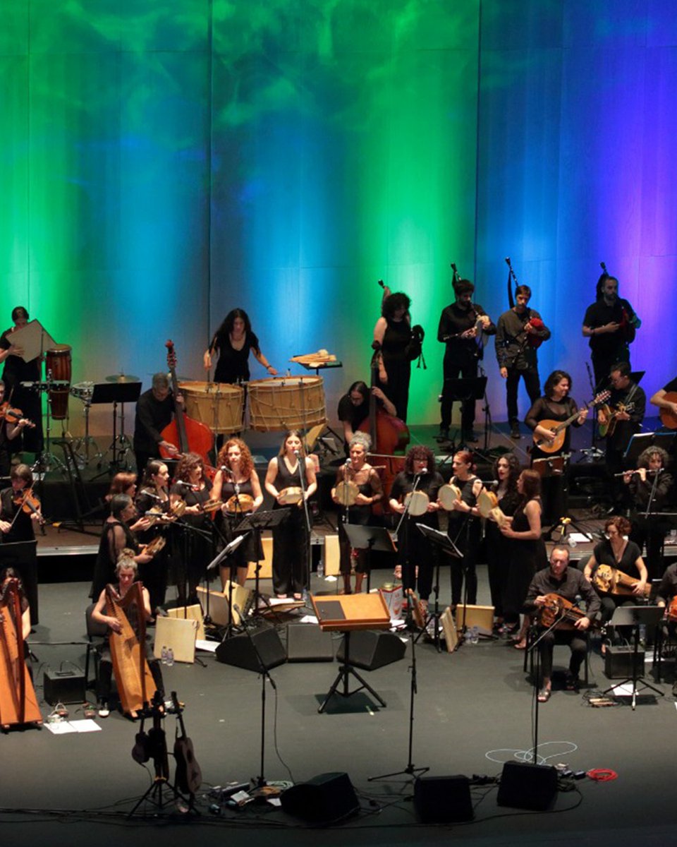 RCCelta's tweet photo. 🆕🎵 @sondeseu únese á busca! A orquestra folk de Galicia interpreta a @Madonna antes do #CeltaRealMadrid

19:45 - Apertura de portas
20:45 - SonDeSeu
21:00 – Inicio do partido

Primeira vez en 25 anos que a orquestra toca un tema pop. A icónica música da diva, en clave galega!