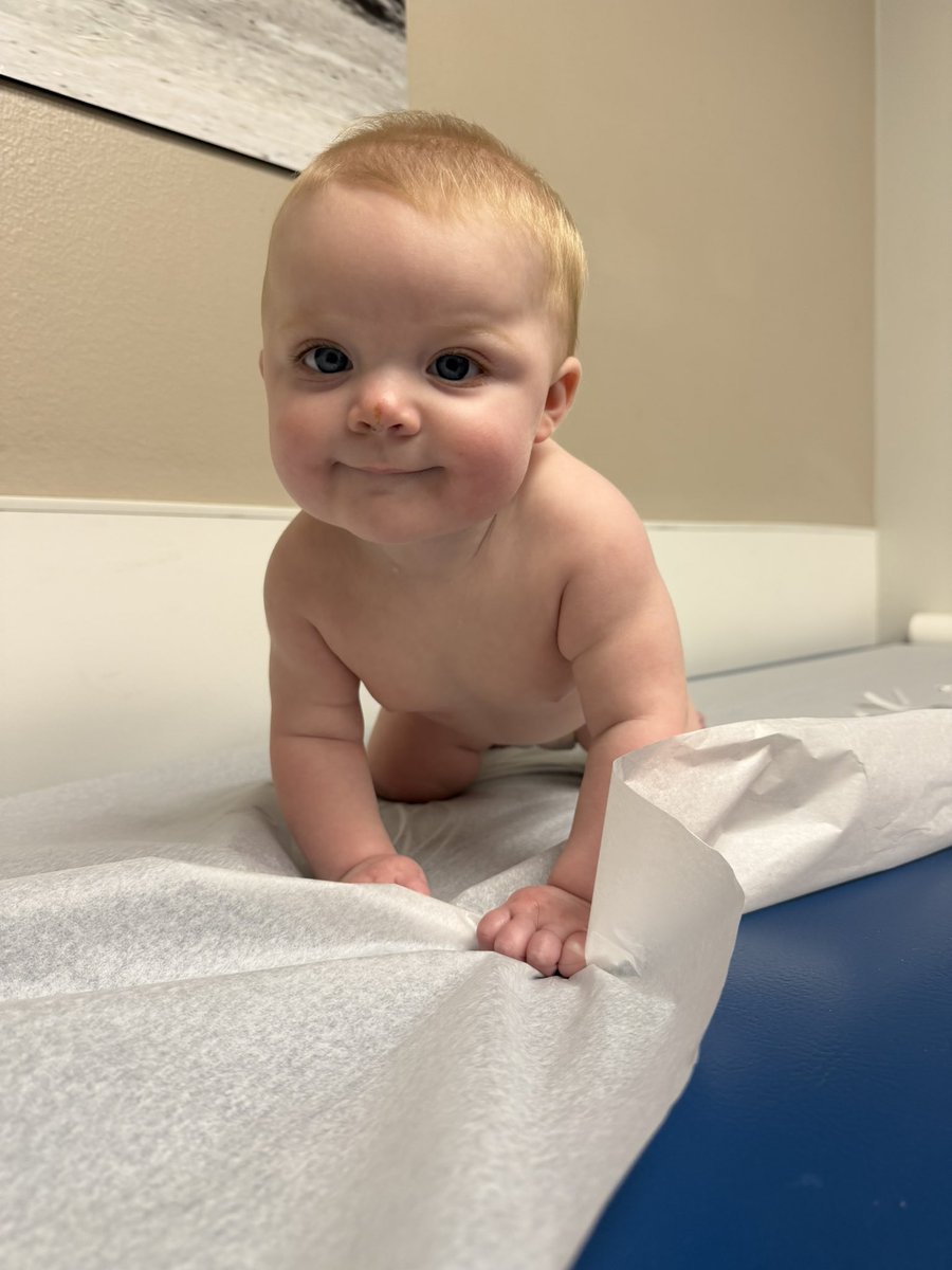 admisner16's tweet image. This is how my morning is going at the pediatrician with these two 
@TommieMisner 
#DadLife