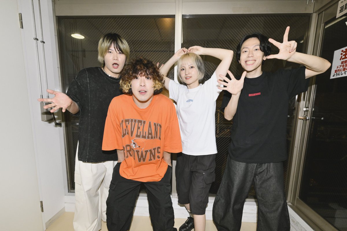 _kanaboon's tweet photo. 【#KBクリティカルヒットパレード】

KANA-BOON 47都道府県TOUR
「CRITICAL HIT PARADE」

🗾8/47：宮崎県
宮崎 LAZARUS

ありがとうございました！✨

photo by @AZUSA_TAKADA
＿＿＿＿＿＿＿＿

 NEXT>>>>鹿児島 CAPARVO HALL
https://t.co/CqtEWdjeWl https://t.co/lKJQdFhZgv