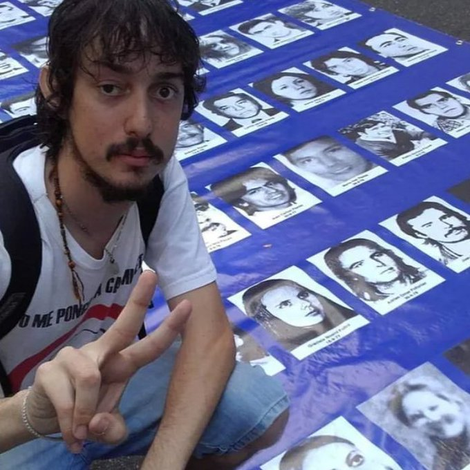 ElTrumpista's tweet photo. Para sorpresa de nadie: es Kirchnerista, empleado de Kicillof, y ocupa cargos importantes en organizaciones de DDHH por ser "familiar de desaparecidos" https://t.co/kbuycELpcc