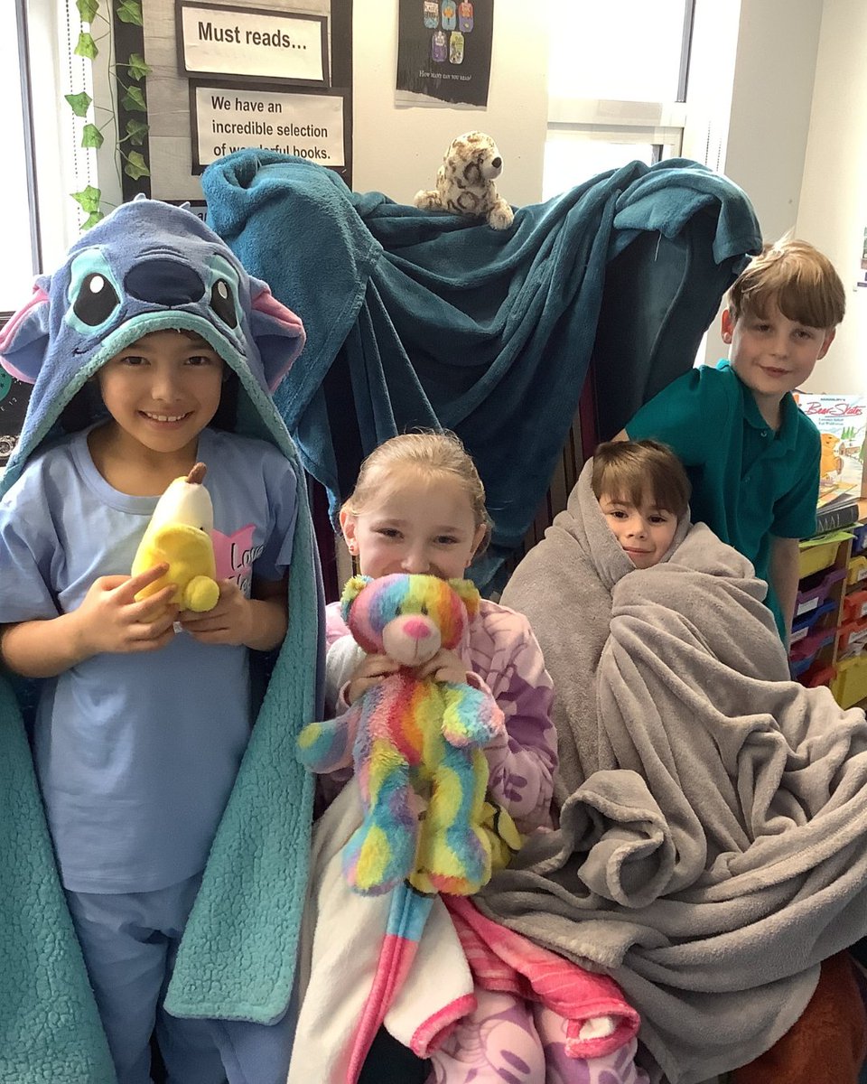 BHA_TQ's tweet photo. Lift Barton Hill have enjoyed a giant PJ party today and have built reading forts with blankets! Y6 took time out of class to read stories to our younger children too. #WorldBookDay #liftschools https://t.co/nCDiuMbKbK