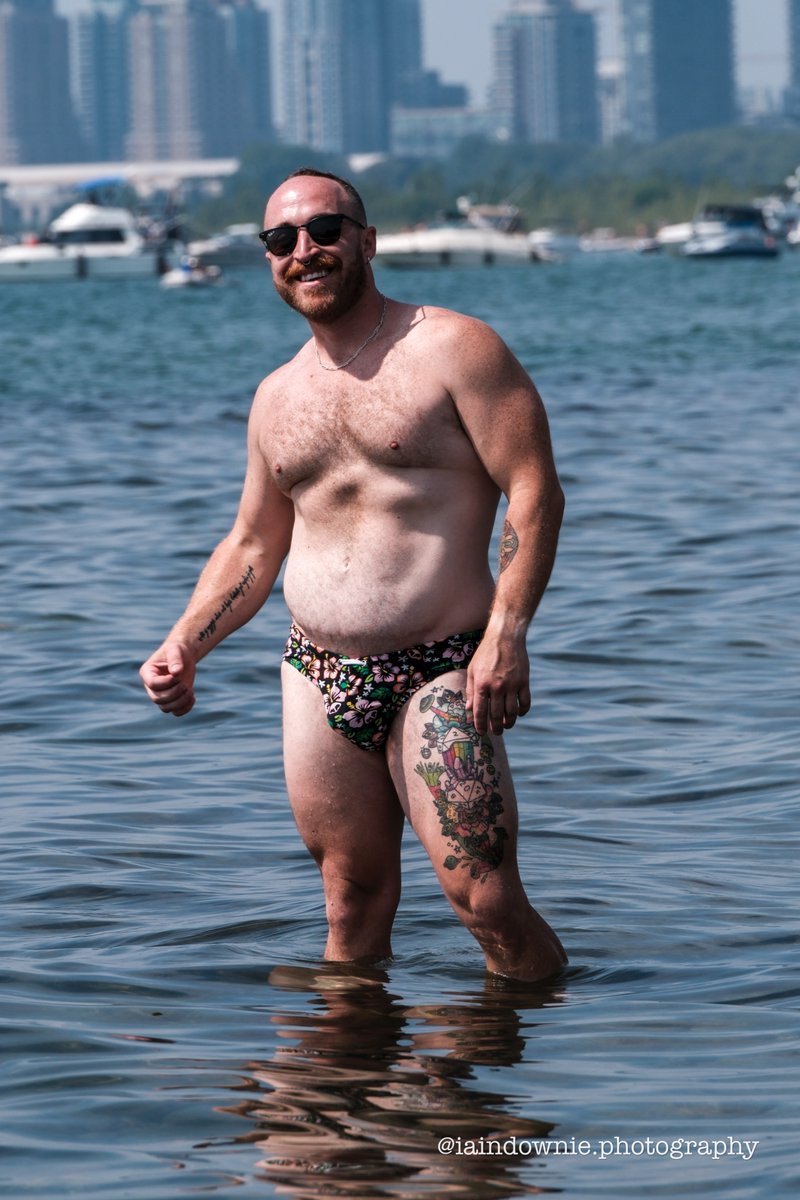 PhotoDaddy tweet media