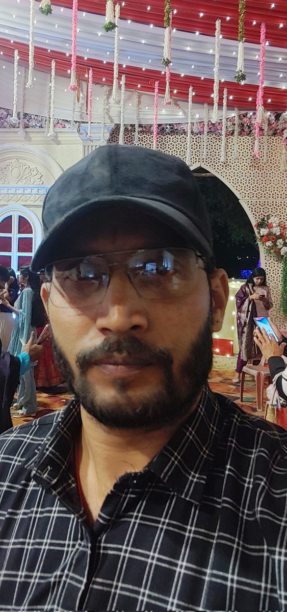 DeepakD198's tweet photo. शब्दों का और सोच का ही
अहम किरदार होता है दूरियां बढाने में.. 
कभी हम समझ नहीं पाते हैं... 
और कभी समझा नहीं पाते हैं..!! https://t.co/1OIajnvs92