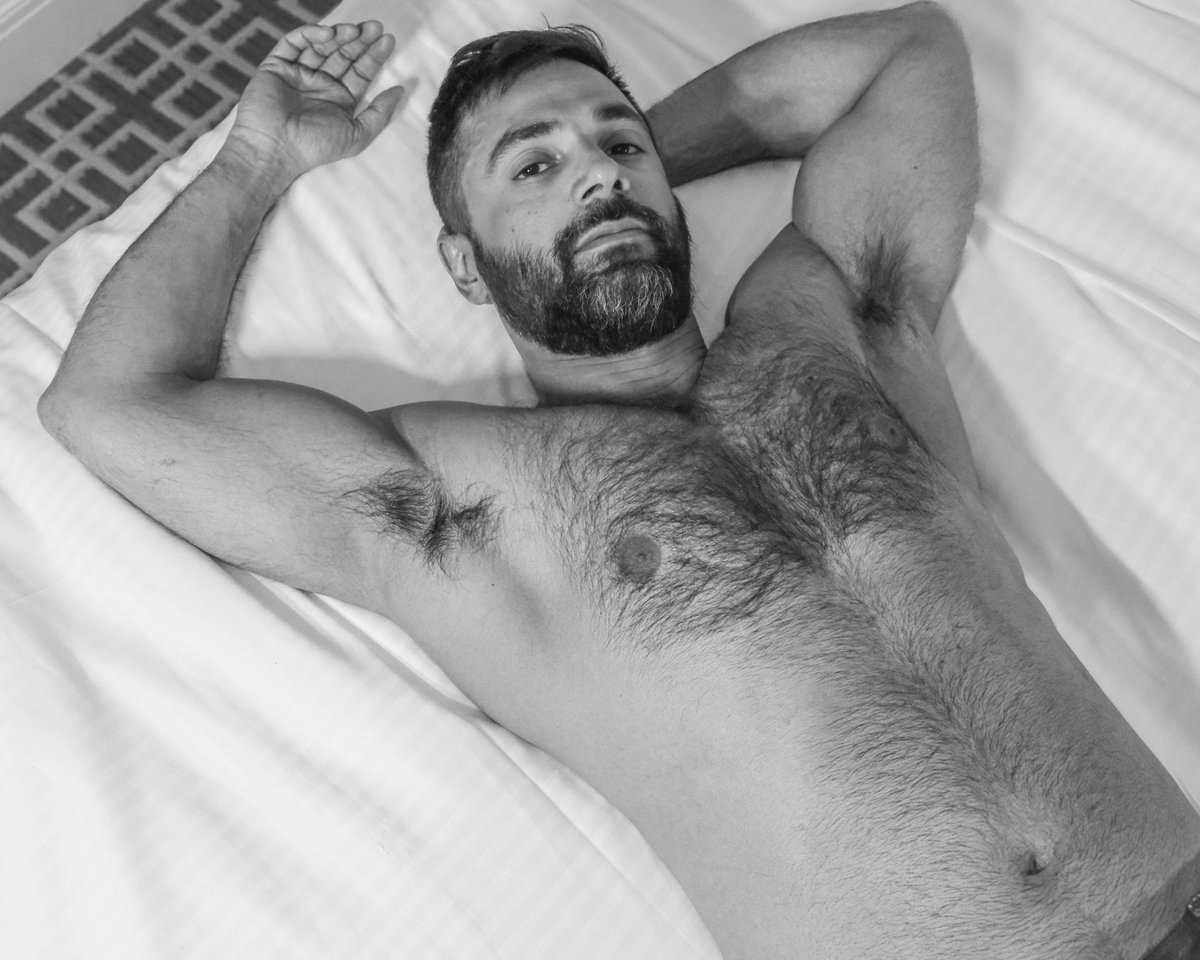 PhotoDaddy tweet media