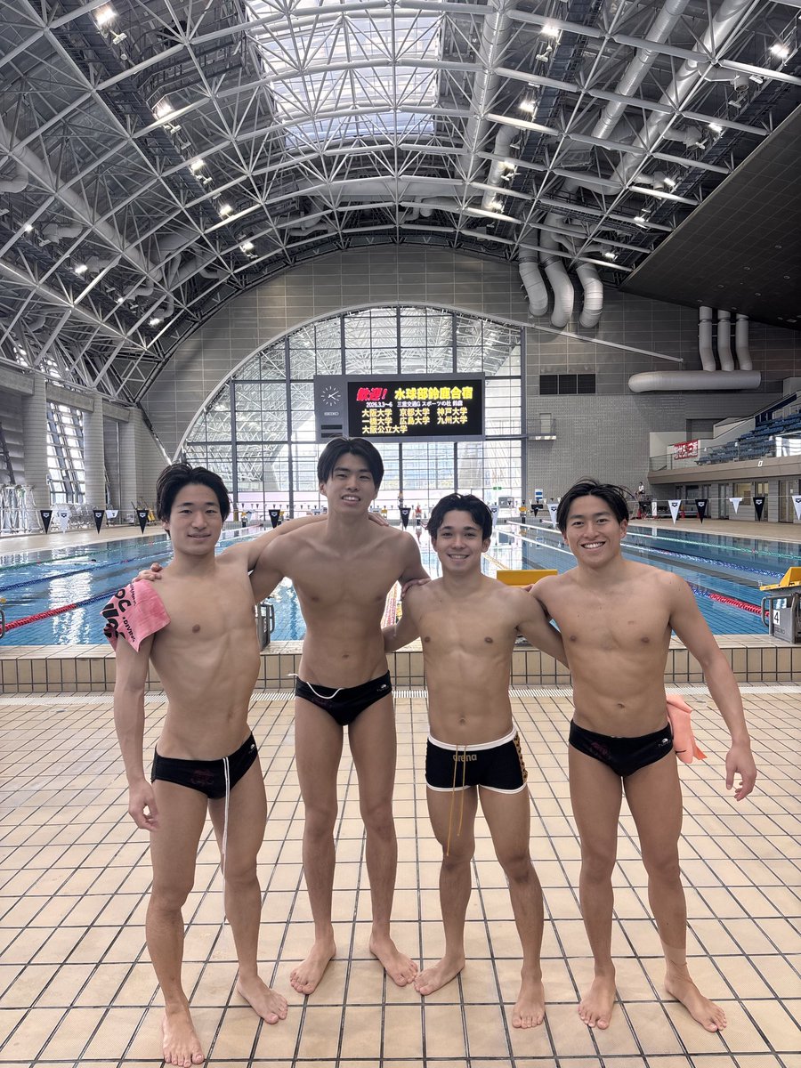 hit_u_wp's tweet photo. こんばんは！一橋大学体育会水泳部水球陣です！🏊🤽🐬

合宿も3日目に突入し、徐々に疲労のみえる部員も増えてきましたが、今日も試合形式の練習を行いました！

明日は最終日4日目です！今回の3日間で練り上げてきたチームの戦術を、この合宿の集大成として発揮できるよう頑張ってまいります💪💪 https://t.co/zv0ZQUfCUM