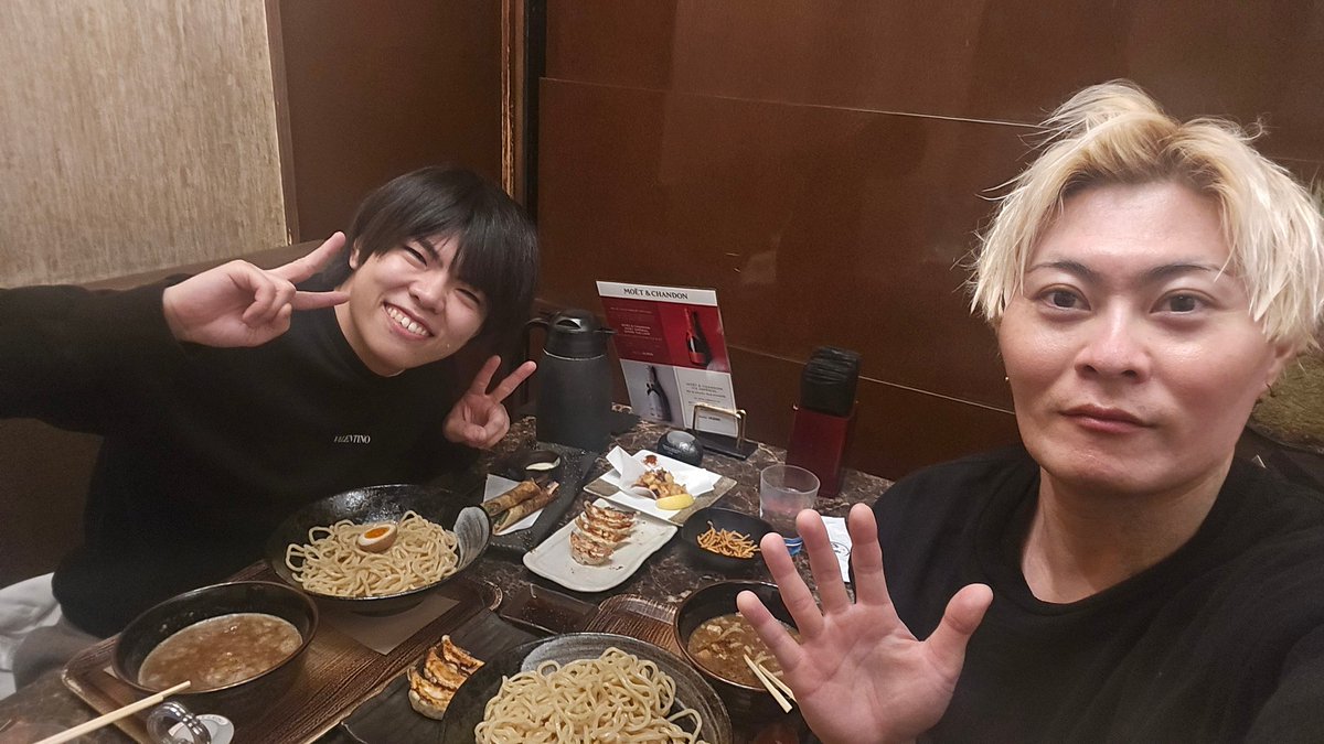 ナルシス小林 tweet media