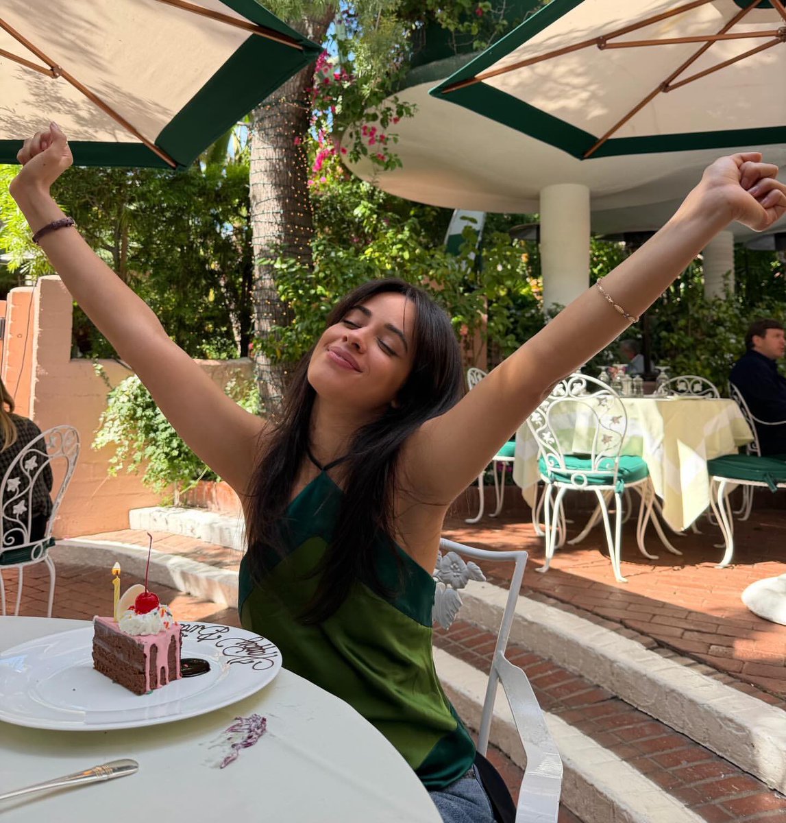 usdtocami's tweet photo. te amo ♥️ https://t.co/OVOKZJCBIa