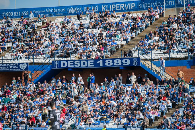 Más de 1.800 aficionados del <a href="/recreoficial/">RC Recreativo de Huelva</a> tienen ya su entrada para acompañar a los suyos en Chapín frente al <a href="/XerezCD_OFICIAL/">Xerez Club Deportivo</a> 

Me parece una barbaridad estando en el mes de marzo y siendo la 4ª categoría de nuestro fútbol.