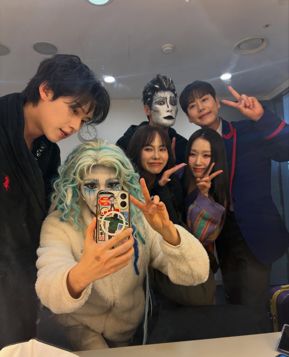 cheolin_luv's tweet photo. 몇달만에 다시 보는 가운,,,
이와중에 폴로 브랜드거인줄은 처음알았다.. 
되게 비싼가운이였네.. 🫢 https://t.co/N15SKNI6QS