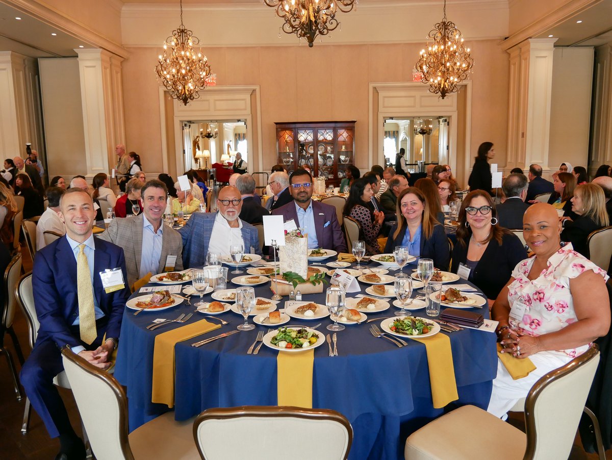 AbsoluteSupply_'s tweet photo. Happy #ThrowbackThursday! President Paula Keys Tilghman supporting the English Empowerment Center at the Taste of Literacy event, championing education and opportunity. 📚 https://t.co/itftqnKWL6