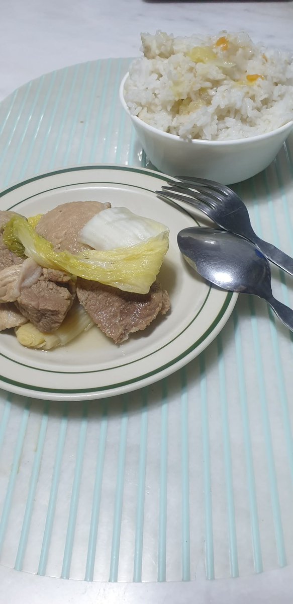 365DaysBeWYou's tweet image. Kain kain po. 🍲 Kauuwi lang galing sa labas. Kapagod. 🍥 Share tayo. Sana nakakain na rin si crush di lang dinner. 😂

#Nilaga #Evening #5th