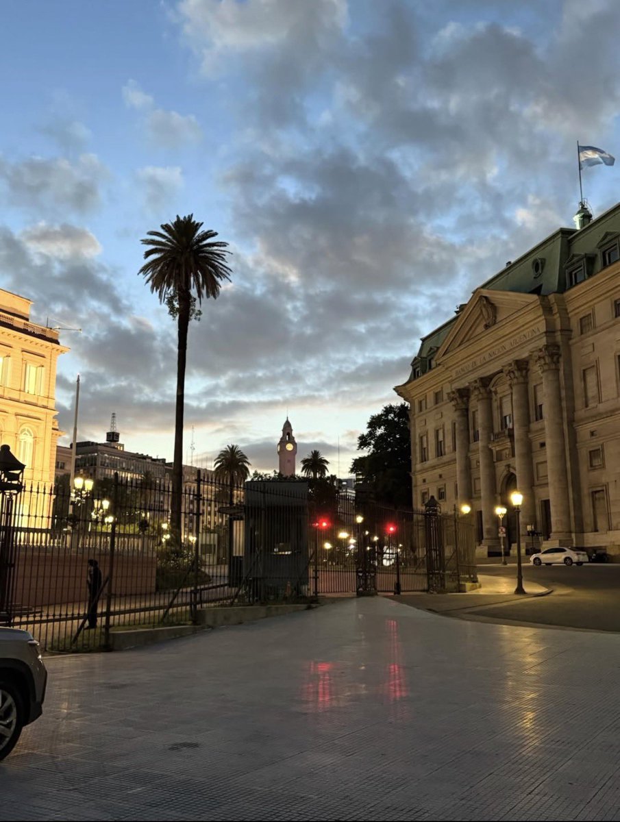 É triste. Mas no Brasil não existe nada que chegue perto da infraestrutura e urbanismo de Buenos Aires. E olha que sou o primeiro a defender o Brasil. 

Dói admitir.￼