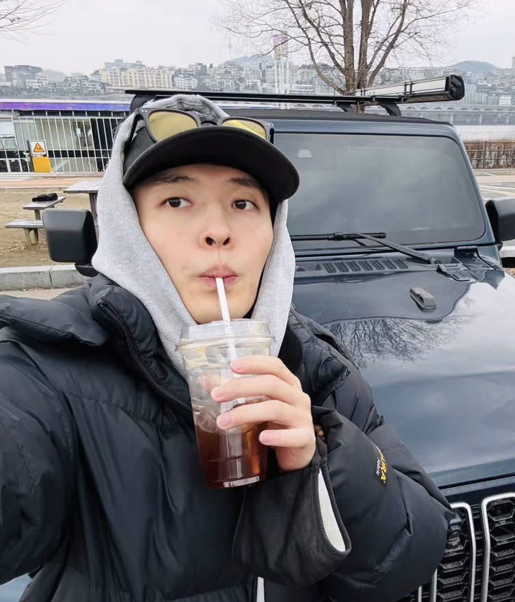 VERYR0CKSTAR's tweet photo. kangsoo i miss you so much 😭😭😭😭😭 https://t.co/1bPFON9VJM