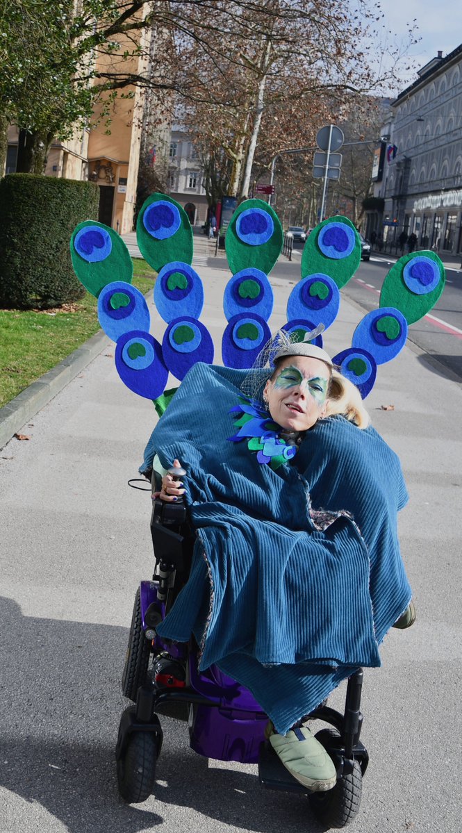 Kako te levosredinska vlada pripelje do paradoksa, da bom kot levičarka, ki vidi umazano propagando levih, z užitkom volila nekoga iz desnice? Tik pred volitvami e-uprava.gov.si/si/drzava-in-d…