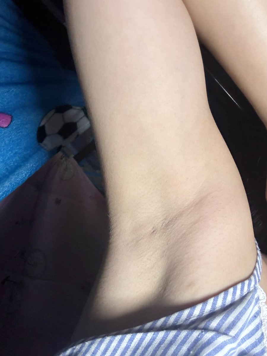 armpity00's tweet photo. ขาวมั้ยครับ วิจารณ์ใต้เม้นได้นะ https://t.co/f81Qp7S9EY