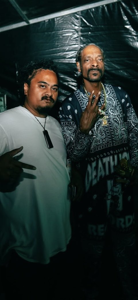 johnperryanco's tweet photo. @SnoopDogg @RapSnacksNow @SnoopDogg Met you Backstage Auckland New Zealand 2023 with bro @TomFrancisSound What a life brother, https://t.co/n5pOprnxQ2