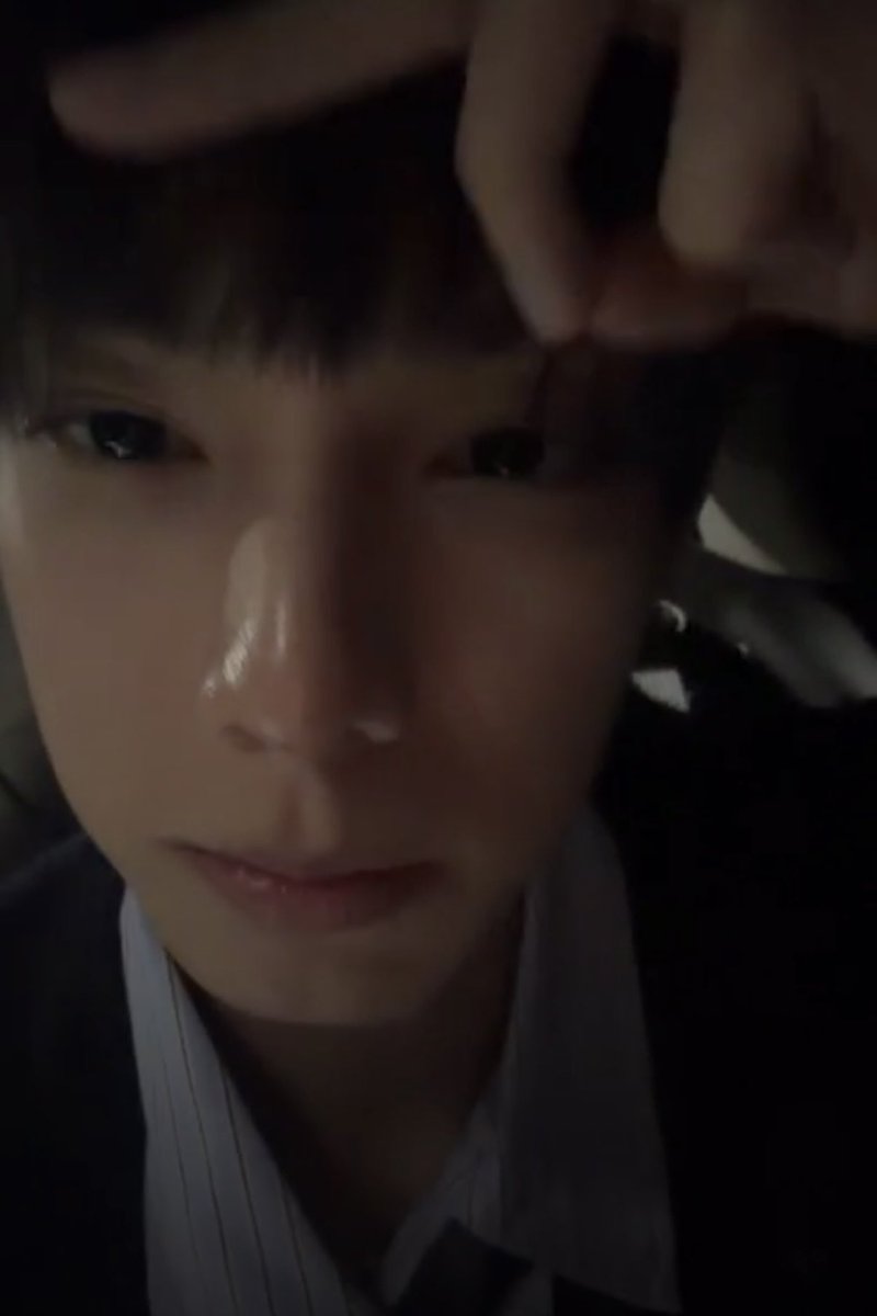 myliyuyu's tweet photo. 누나 나 앞머리 다시 잘라줘
애들이 놀려...ㅜㅜ https://t.co/UmmJv7iYxp