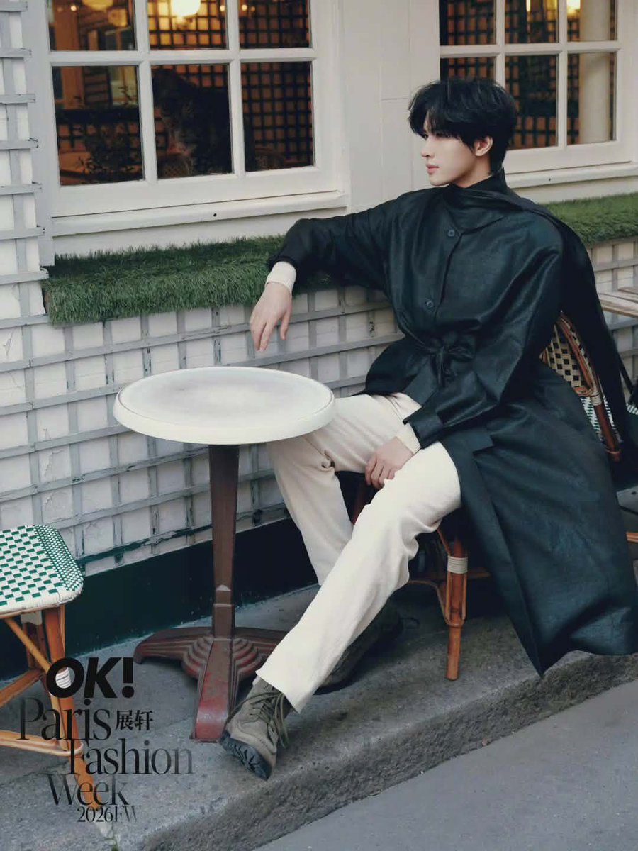 HienTsunami's tweet photo. Paris lights, global vibe — Zhan Xuan x ICICLE  is coming. #ZhanXuanPFW26
#ZhanXuanxICICLEPFW26
#ICICLEFW26 https://t.co/MFgnIrxhs1