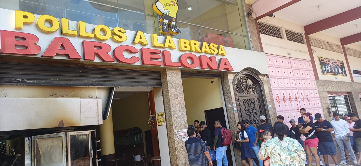 Inicia la venta de entradas para el Clásico del Astillero, ven y compra tu boleto en #PollosAlaBrasaBarcelona 
📍Sucre y Boyacá. 

#PollosAlaBrasaBarcelona punto oficial de venta de boletos.