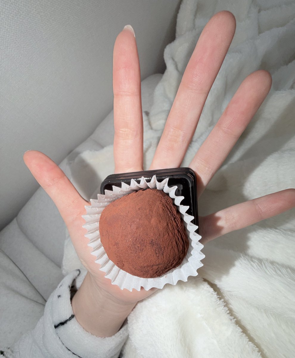 👩🏻‍❤️‍💋‍👩🏼 tweet media