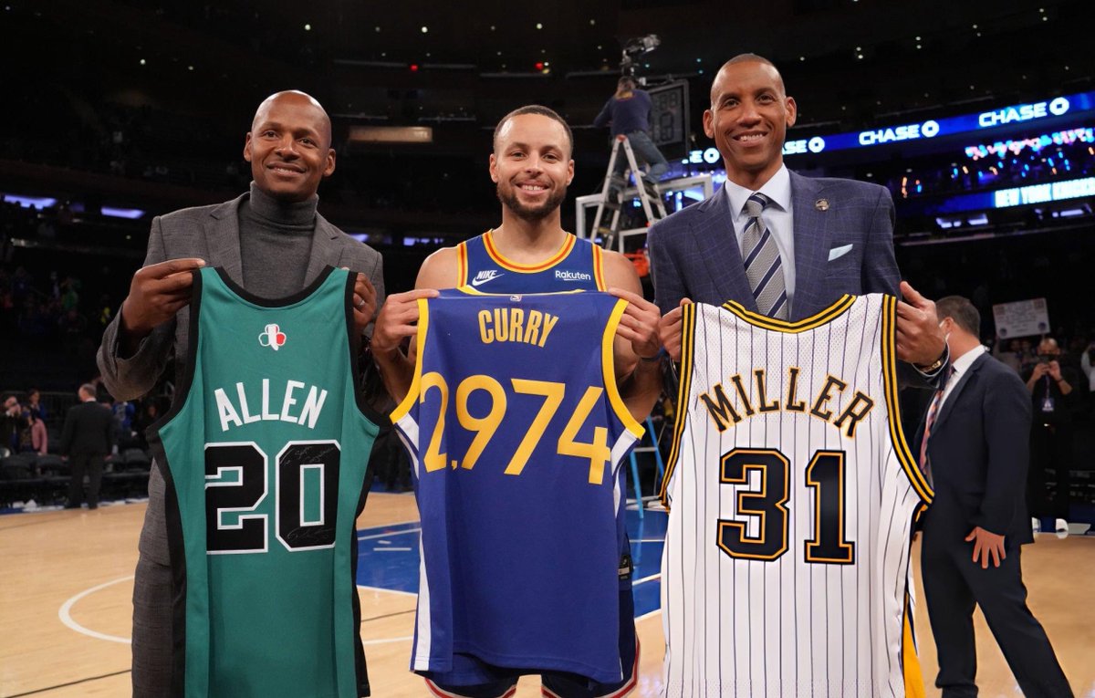 jinthirty's tweet photo. Steph Curry says it will not be bittersweet if someone catches up to his 3-point record: 

“Not at all. Same way Ray had his moment when I was watching him beat Reggie, it's a passing-of-a-baton type thing. You do things that inspire other people, inspire a way to play, and see where they take it. Context always matters in how the story's told and all that, so I'm not worried about that. It'd be kind of cool to see somebody be around that long and shoot that consistently throughout their career to do it.”

(via @sfstandard)