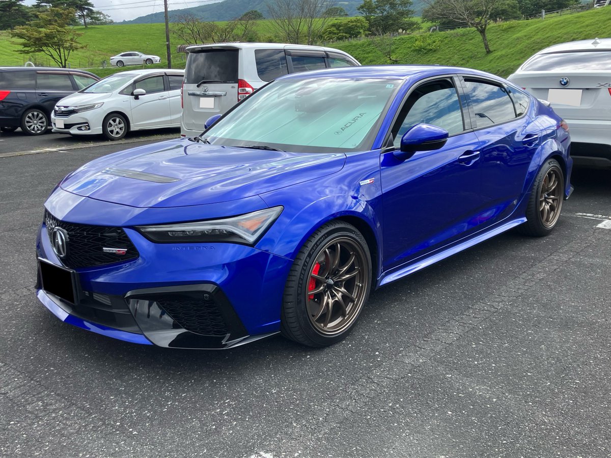 rate_fl5's tweet image. どちらがよりワル顔ですかね？
昨夏お会いした@CIVIC_Si_FC3 さん号

#IntegraTypeS #civictyper