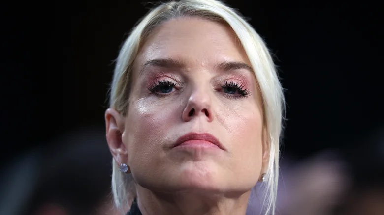 BREAKING: Pam Bondi ignites a massive scandal as her Justice Department corruptly pushes to destroy the state ethics probes into Trump attorneys.

In a move that has legal experts sounding the alarm, Donald Trump’s Justice Department is pushing a shocking new rule that could