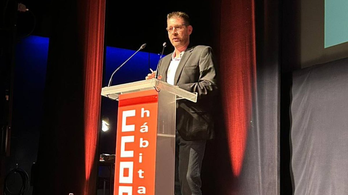 CCOOHabitat_AN's tweet photo. @CCOOHabitat_Al @CCOOHabitat_Hu @CCOOHabitat_Cor @CCOOHabitat_Cad @CCOOHabitat_Gr @CCOOHabitat_Se En su intervención @DBarraganBurgui, secretario general de @CCOO_Habitat, subrayó la necesidad de una estrategia común para todo el territorio y la importancia de la coordinación entre territorios. 

#EncuentroGranada #DerechosLaborales https://t.co/AlEYjvQsKo